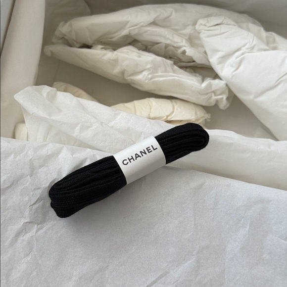 CHANEL Sneakers - Picture 11 of 11